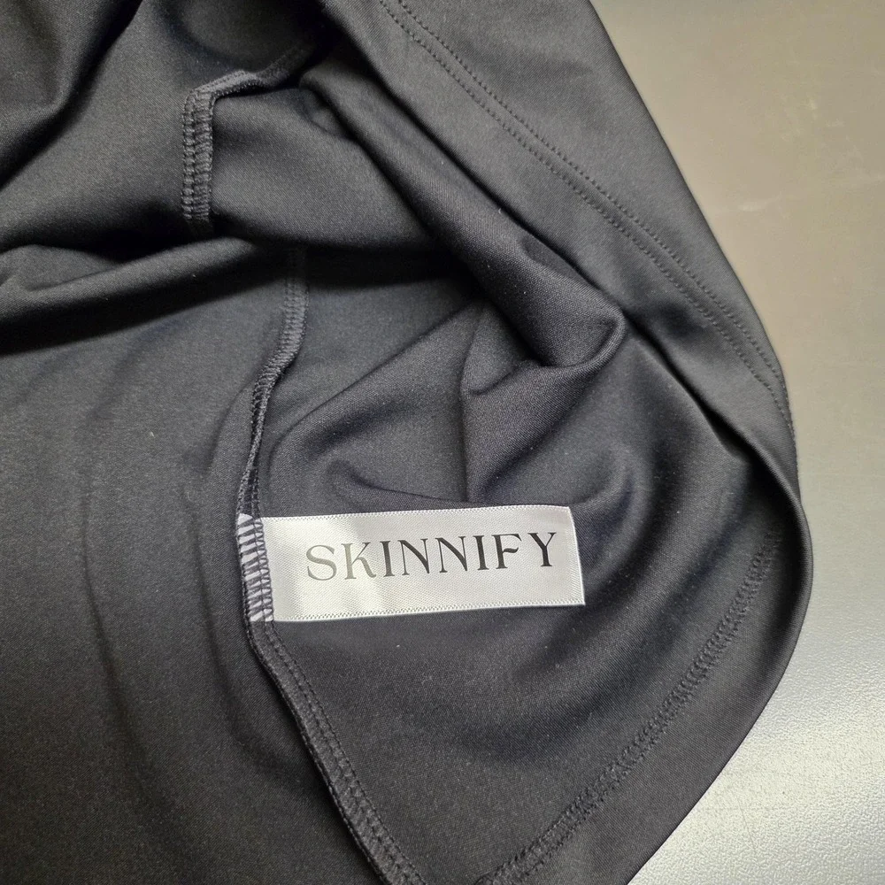 SKINNIFY Shirt Women 2XL Black Long Sleeve Weighted Training Top Gym Running